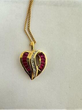 Beautiful Gold Heart Pendant Necklace Burmese Rubies! CHIC! Serious Buyers Only!